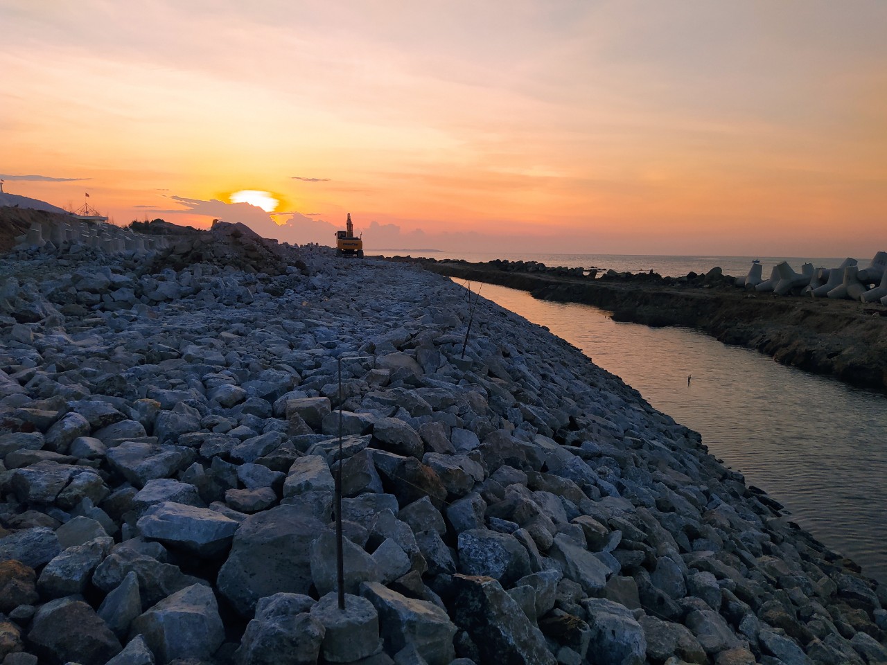 Đê biển huyện đảo biển Lý Sơn