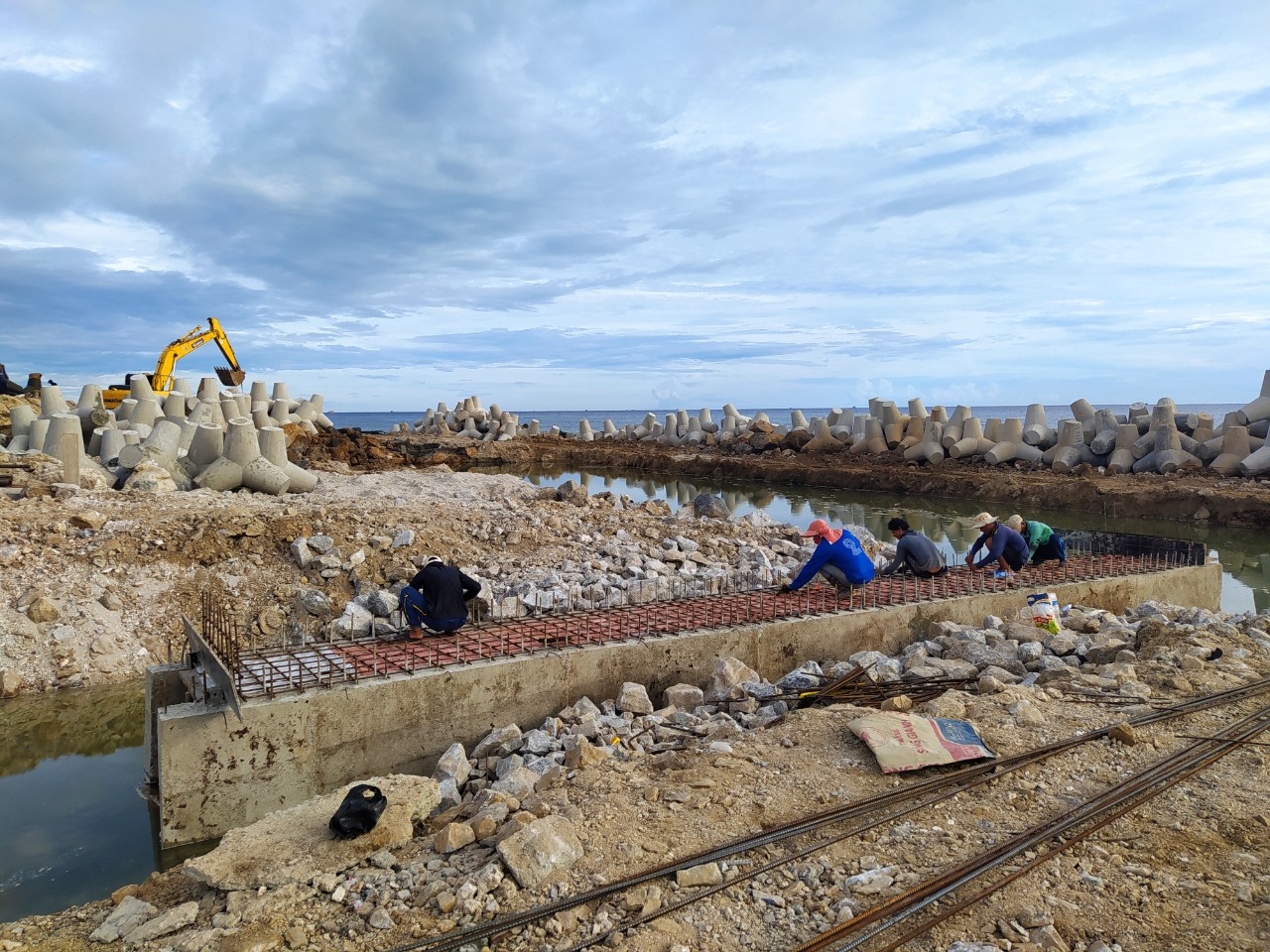 Đê biển huyện đảo biển Lý Sơn