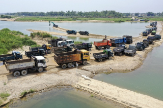 Thiết bị thi công